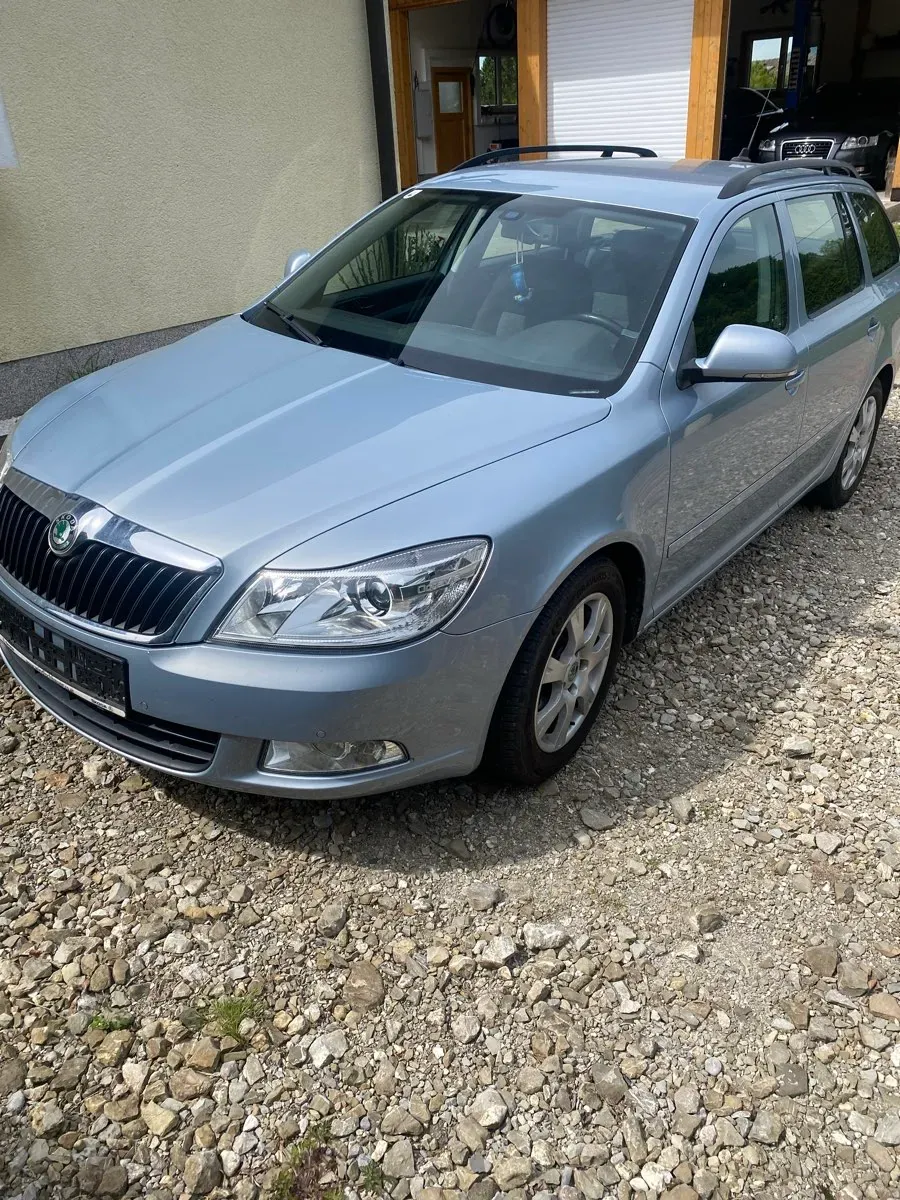 Skoda Octavia 2010 photo 3