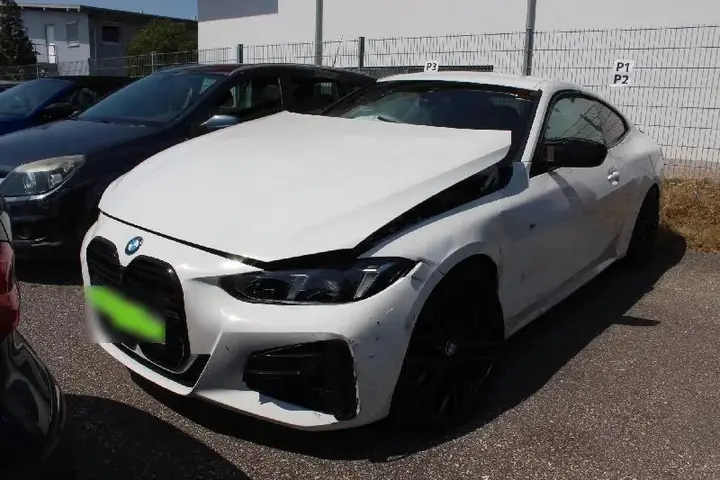 BMW M440I