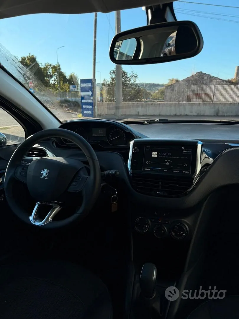 Peugeot 208 2020 photo 4