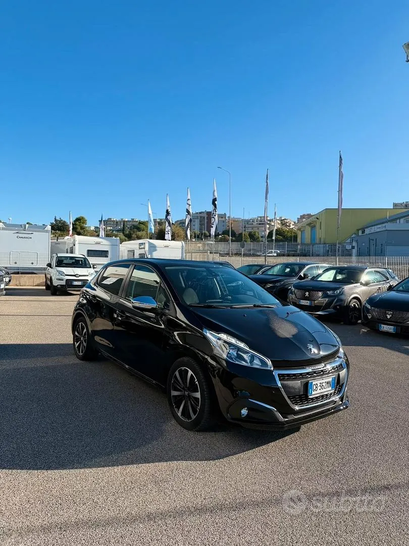 Peugeot 208 2020 photo 3