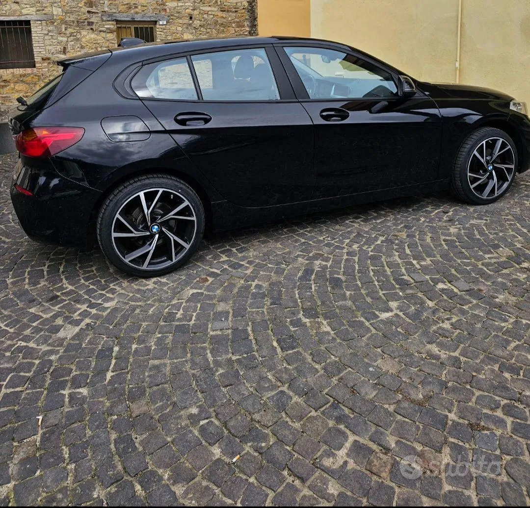 BMW 1 Series 2024 photo 2