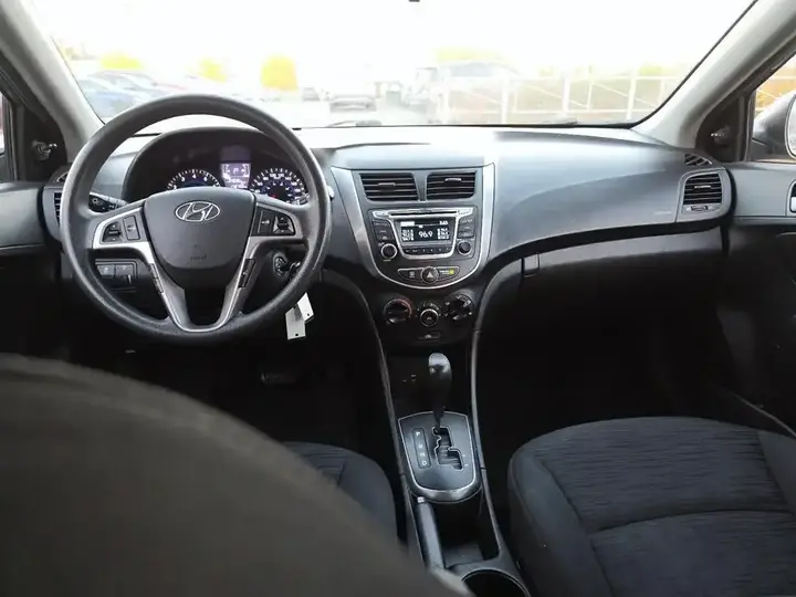 Hyundai Accent 2017 photo 5