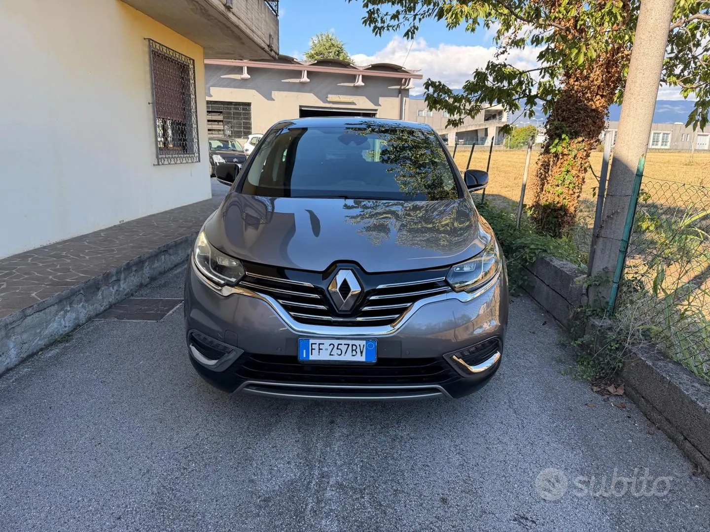 Renault Espace 2016 photo 2