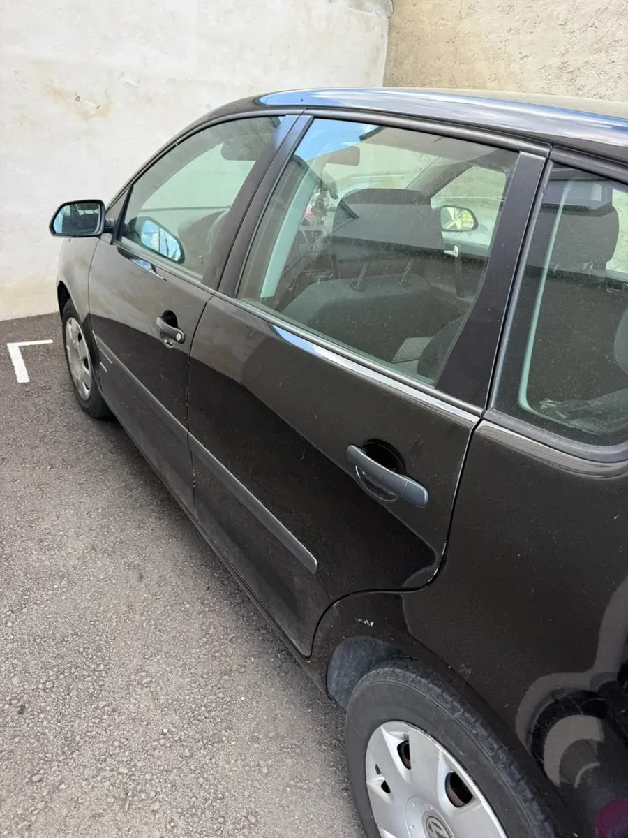 Volkswagen Polo 2009 photo 2