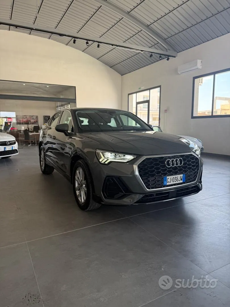 Audi Q3 2022 photo 2