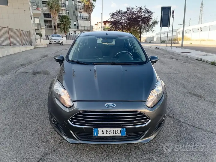 Ford Fiesta 2015 photo 2