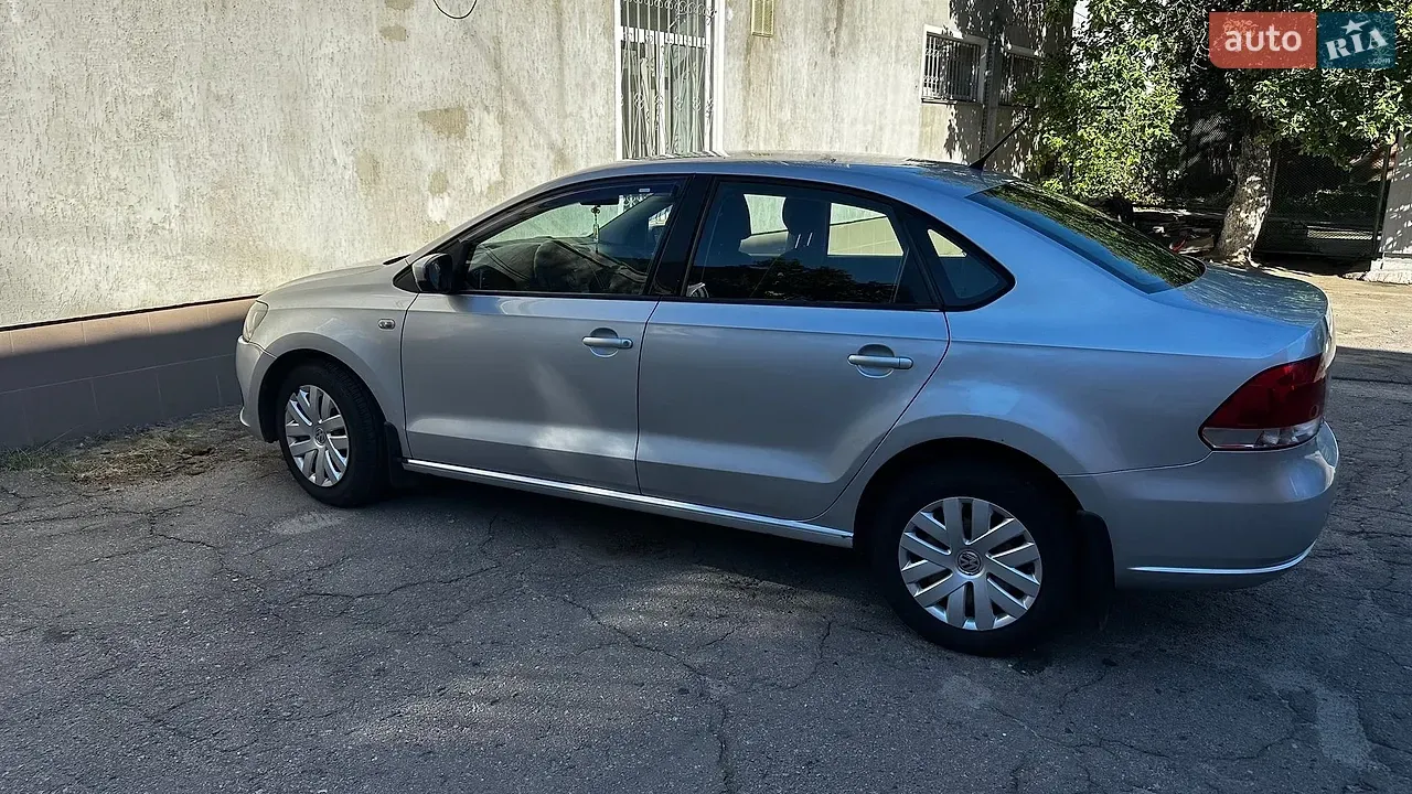 Volkswagen Polo 2013 photo 2