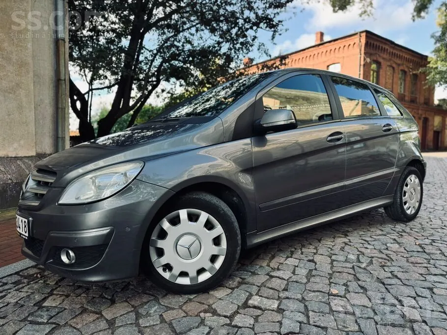 Mercedes-Benz B180 2010 photo 4