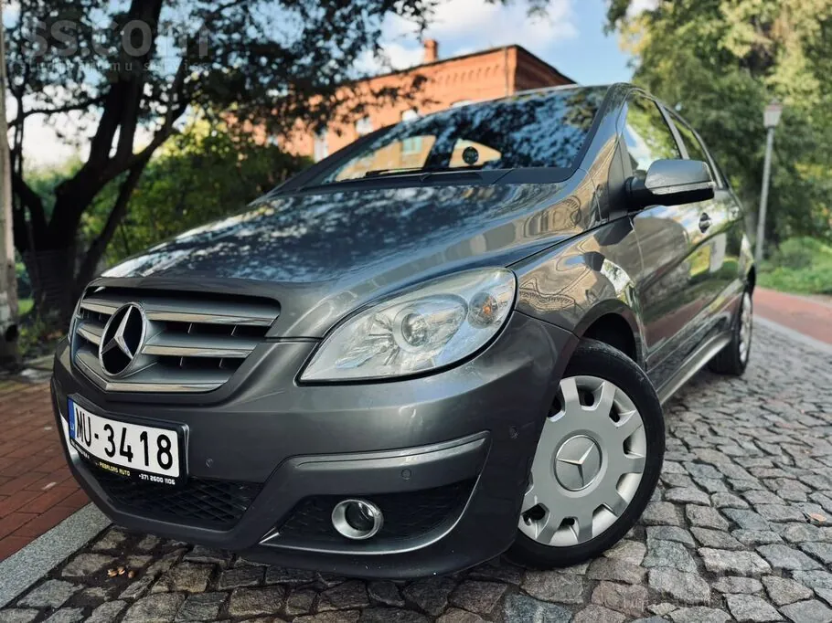 Mercedes-Benz B180 2010 photo 3