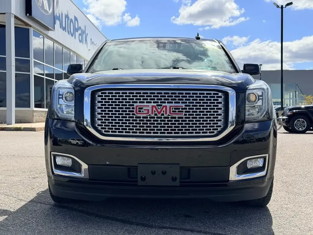 GMC Yukon 2017 photo 2