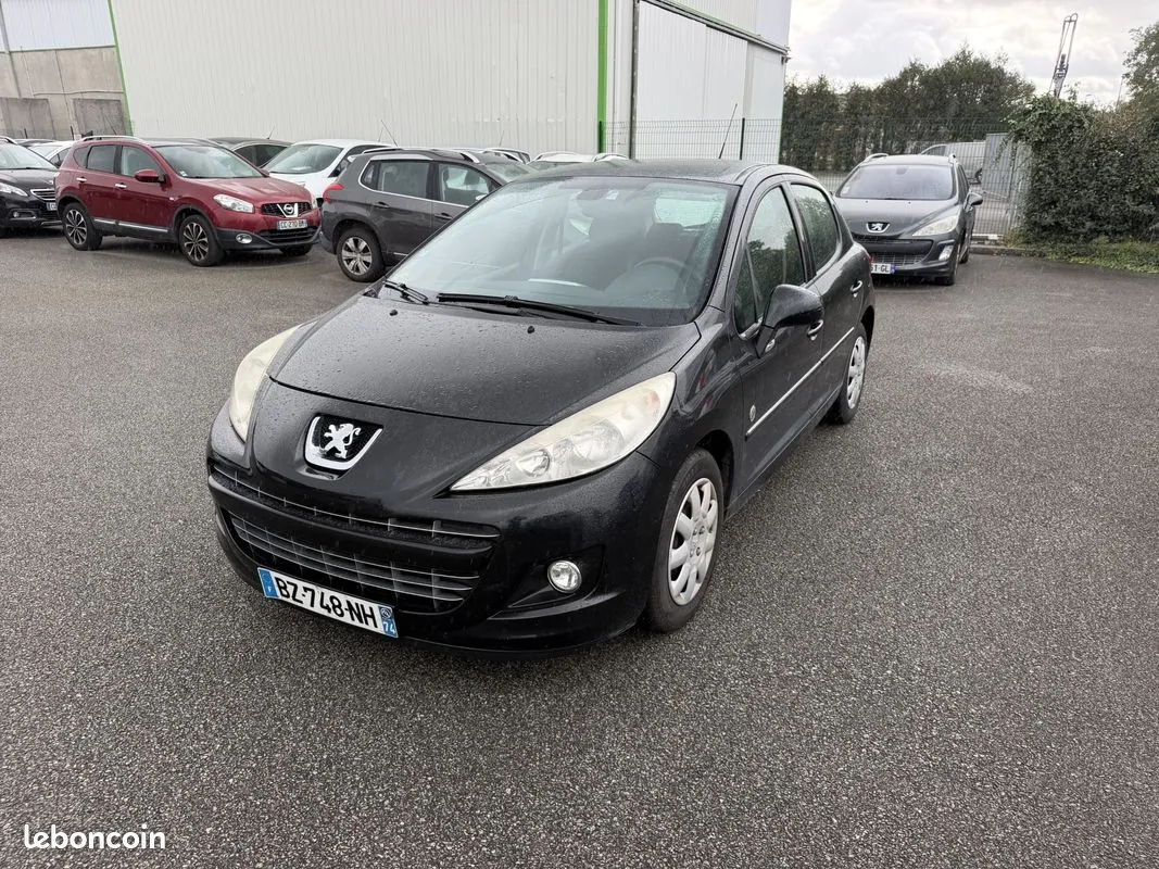 Peugeot 207 2011 photo 2