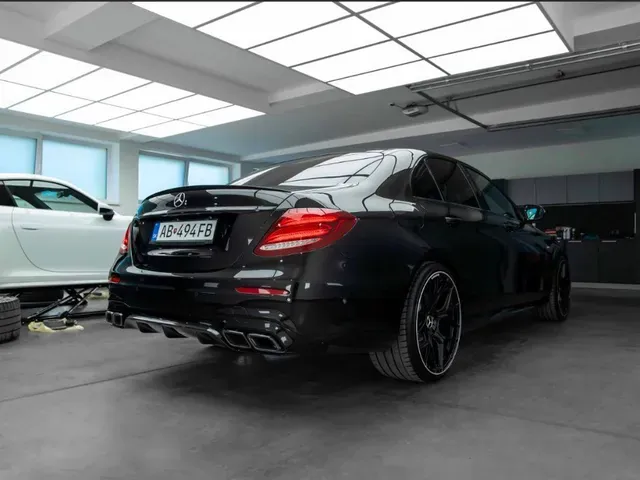 Mercedes-Benz E-Class 2018 photo 4
