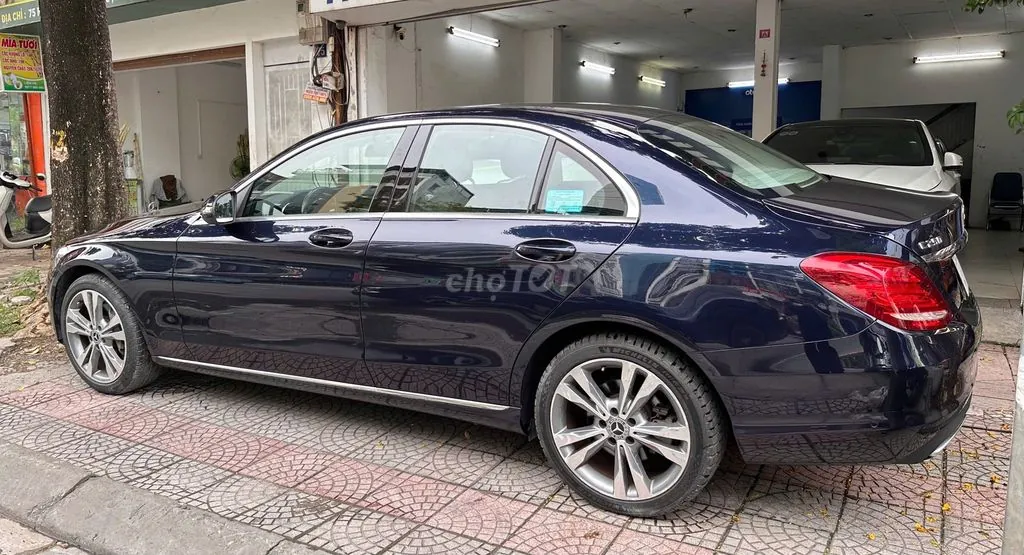 Mercedes-Benz C-Class 2017 photo 2
