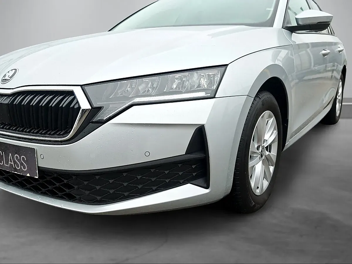 Skoda Octavia 2025 photo 2