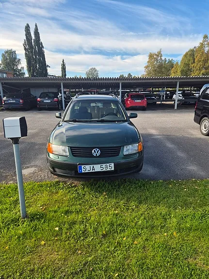 Volkswagen Passat 2000 photo 2