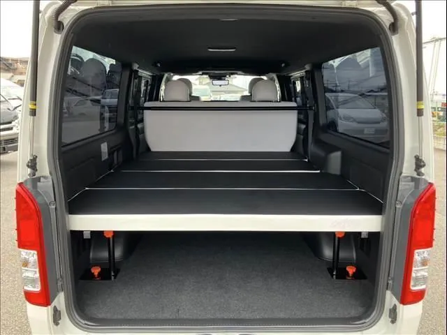 Toyota Hiace 2022 photo 4
