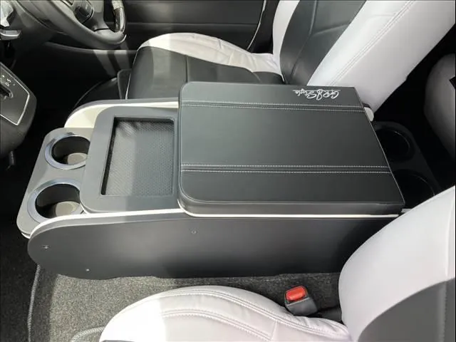 Toyota Hiace 2022 photo 3