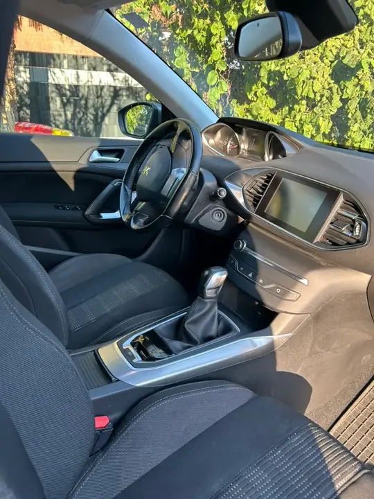 Peugeot 308 2015 photo 3