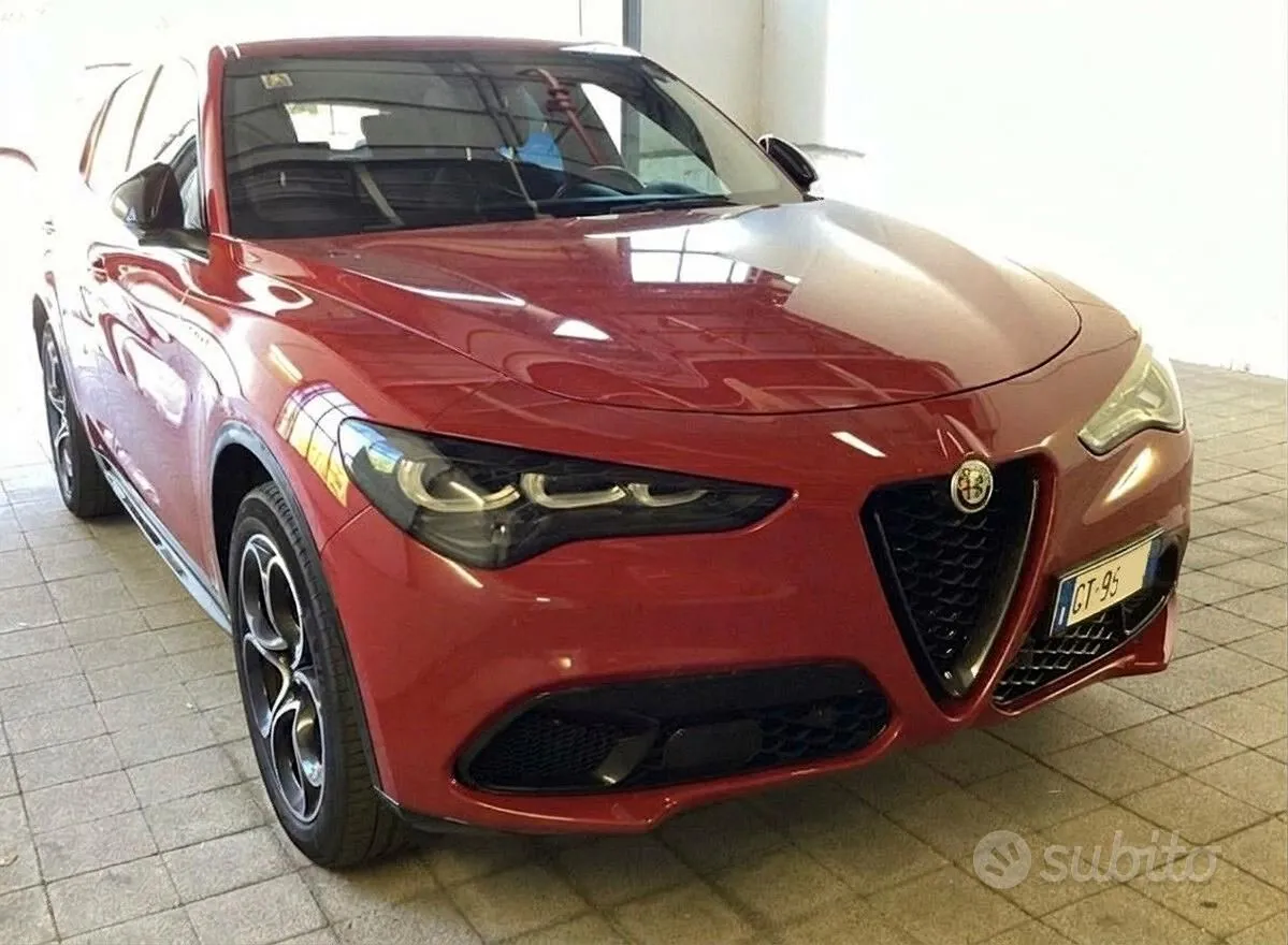 Alfa Romeo Stelvio 2024 photo 2