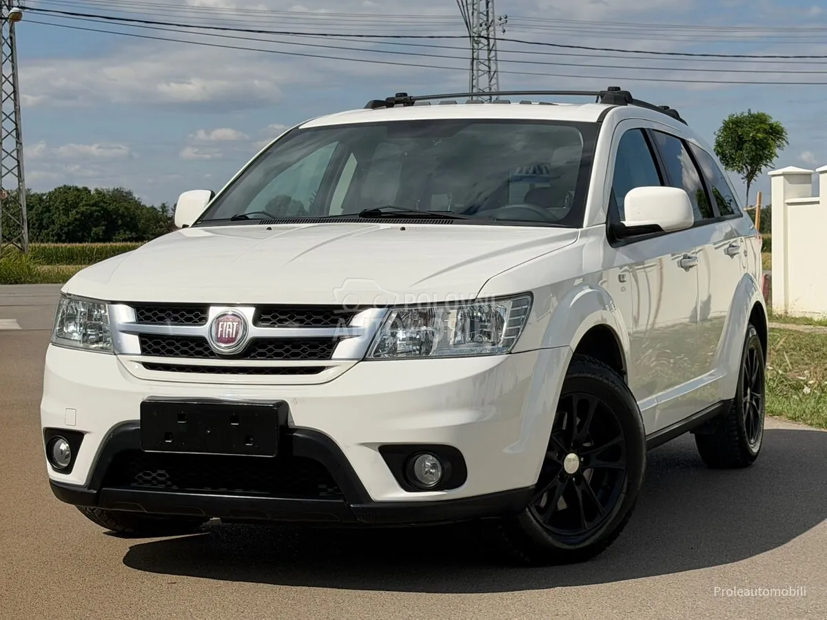 Fiat Freemont 2012 photo 2