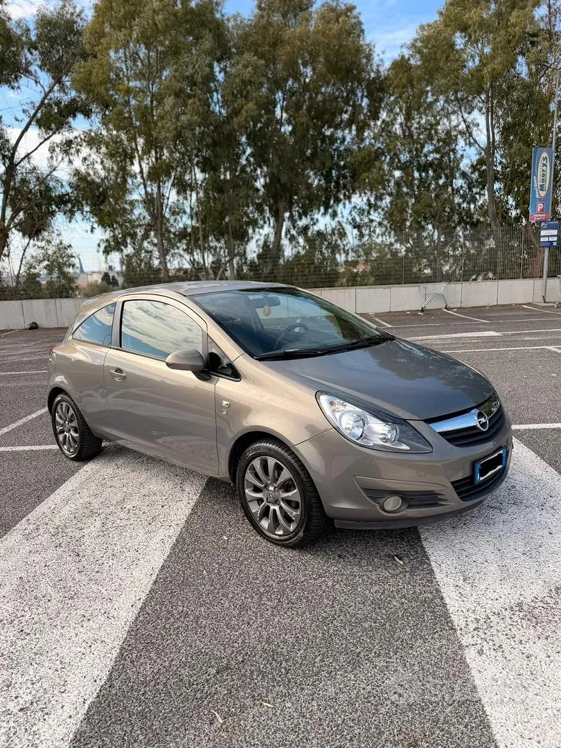 Opel Corsa 2010 photo 2