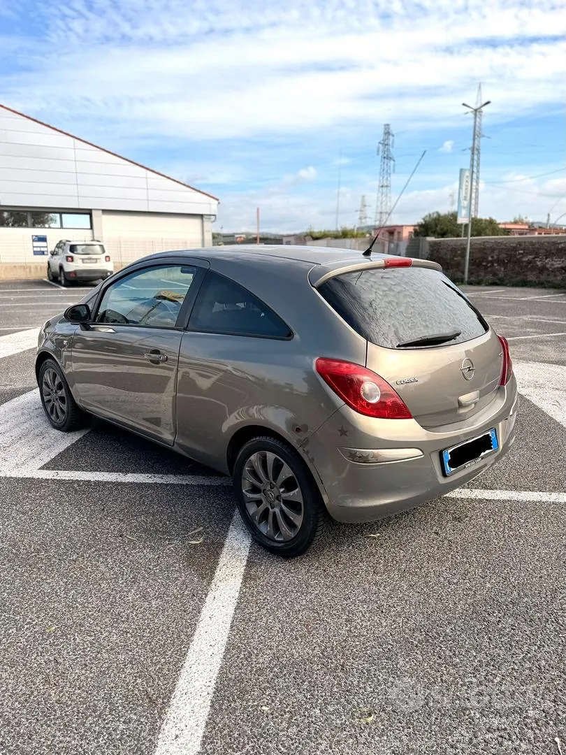 Opel Corsa 2010 photo 4