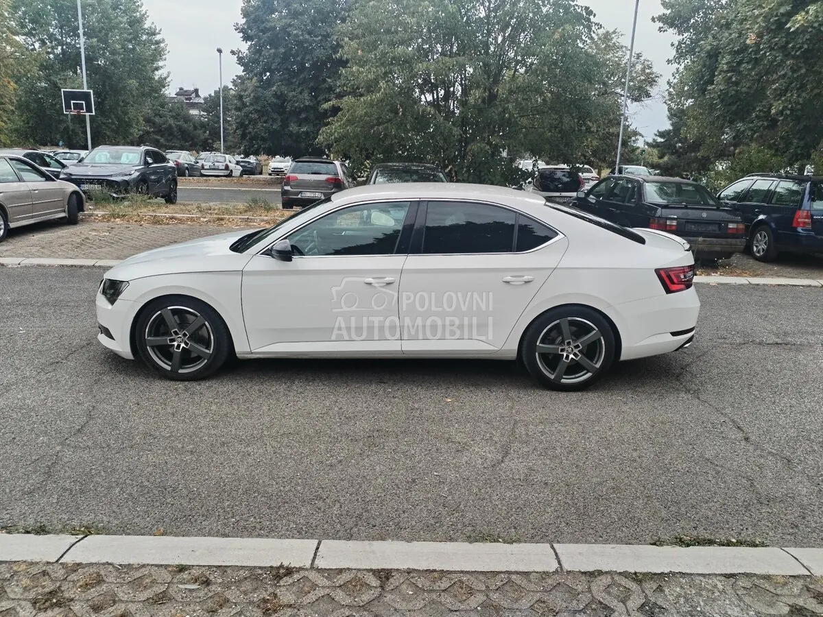 Skoda Superb 2018 photo 4