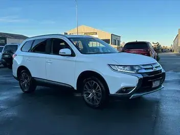 Mitsubishi Outlander 2017 photo 3