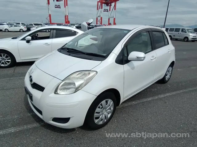 Toyota Vitz 2009 photo 2