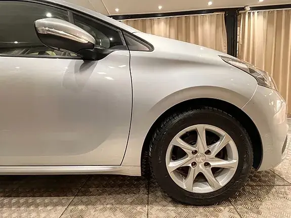 Peugeot 208 2016 photo 5