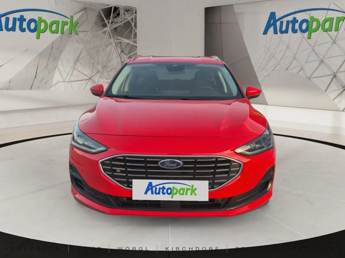 Ford Focus 2024 photo 2