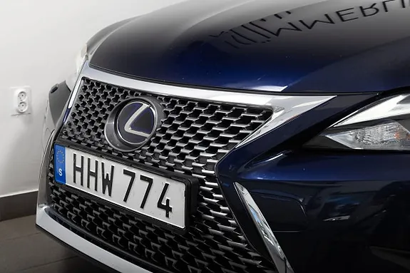 Lexus Ct200H 2018 photo 3