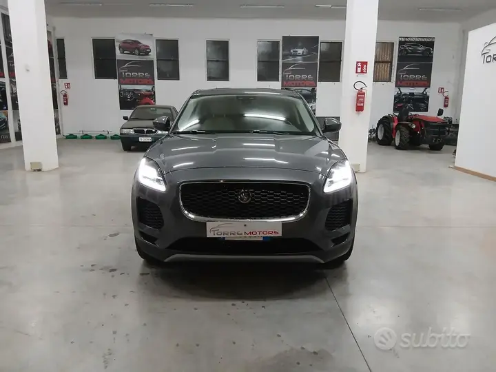 Jaguar E-Pace 2019 photo 4