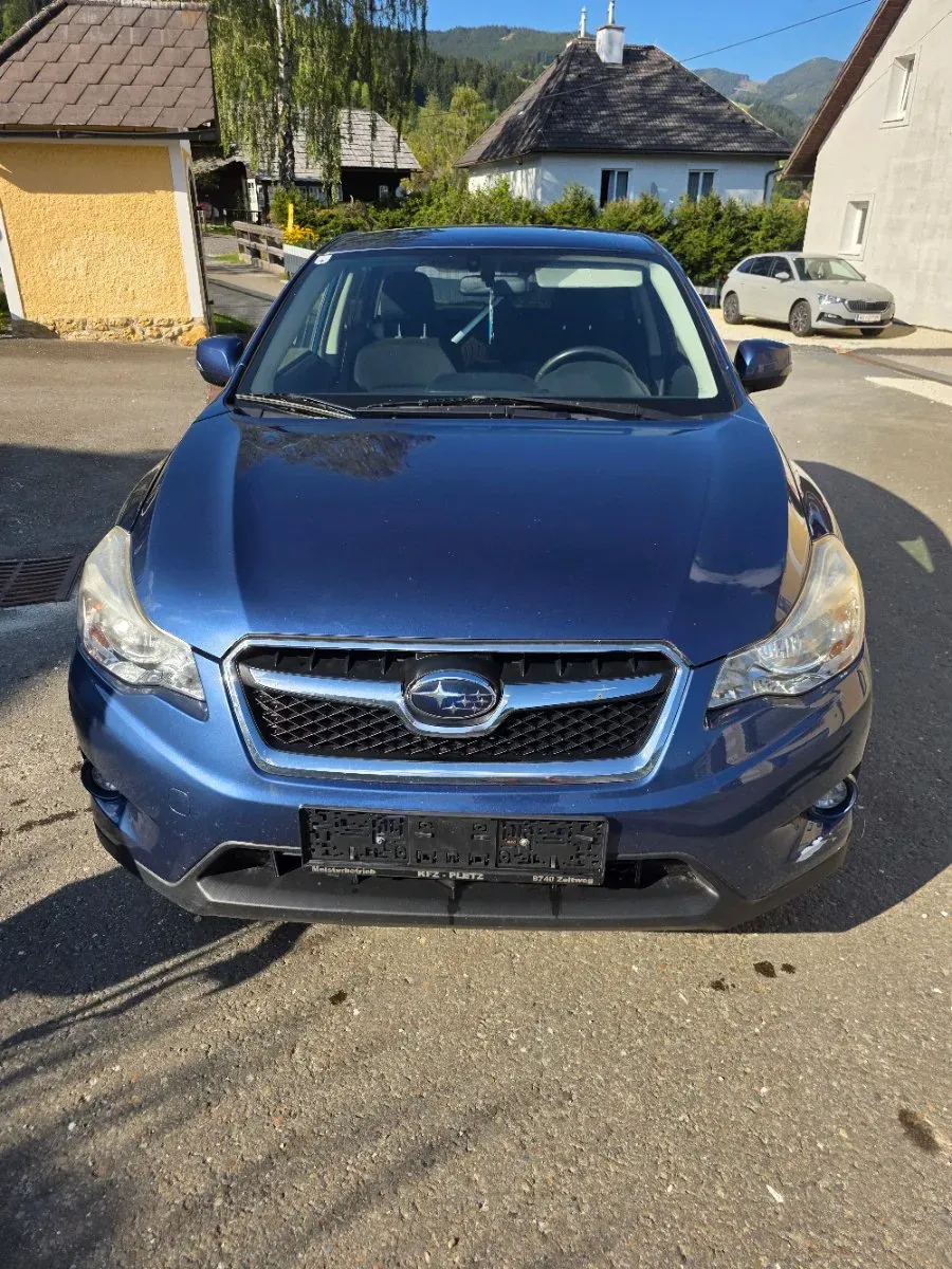 Subaru Xv 2012 photo 2