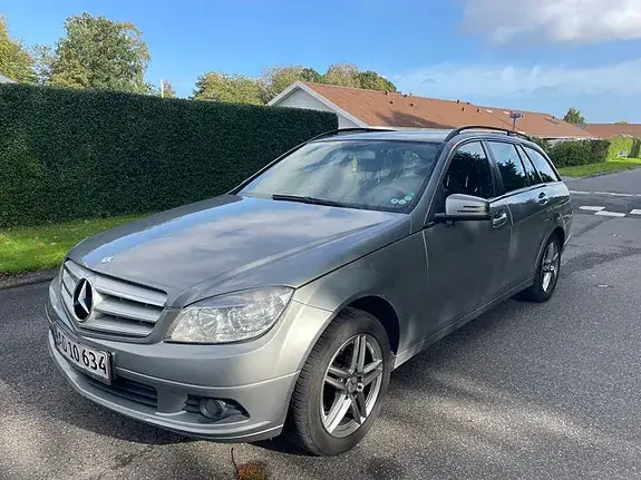 Mercedes-Benz C200 2010 photo 2