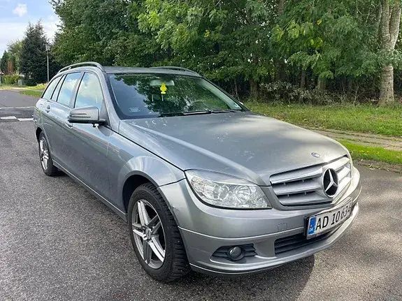 Mercedes-Benz C200 2010 photo 3