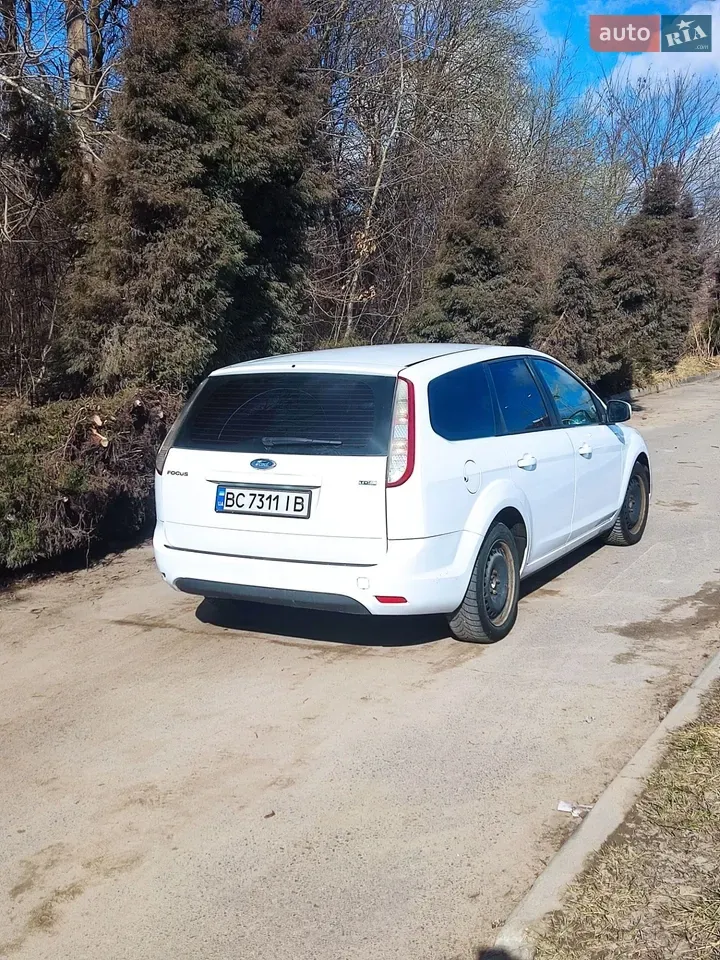 Ford Focus 2009 photo 3