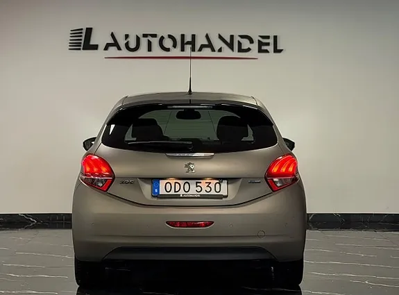 Peugeot 208 2016 photo 5