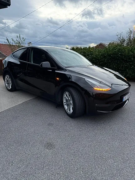Tesla Model Y 2023 photo 5