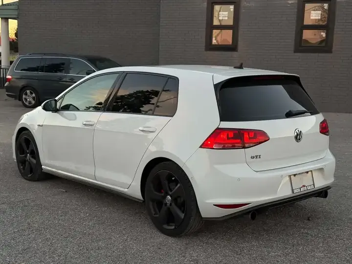 Volkswagen Golf Gti 2016 photo 3