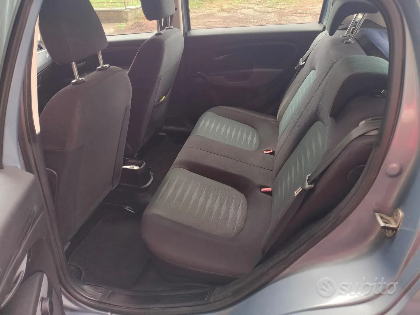 Fiat Grande Punto 2009 photo 5