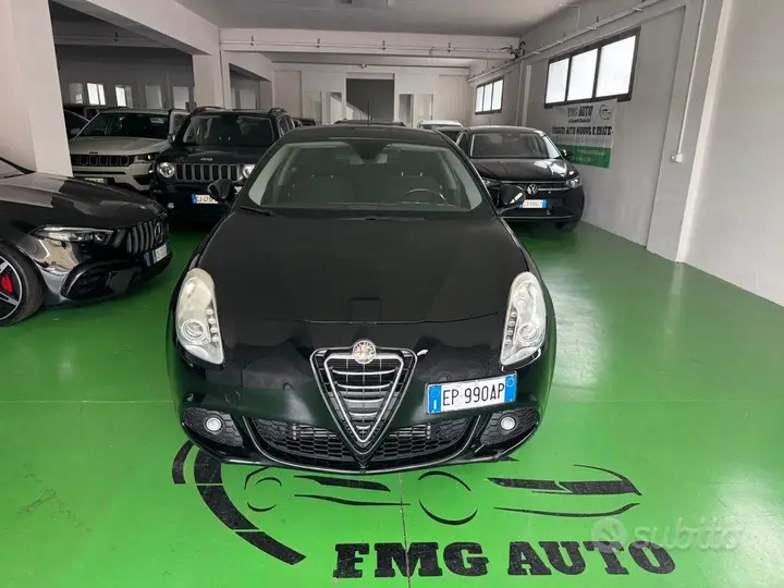 Alfa Romeo Giulietta 2013 photo 2