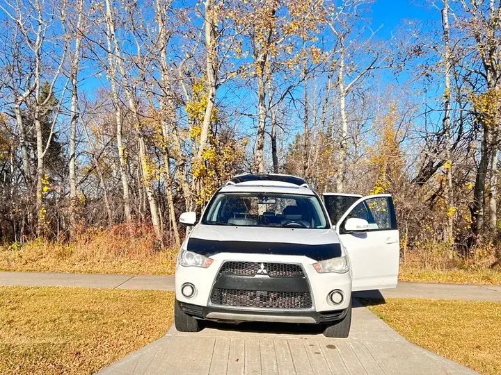 Mitsubishi Outlander 2010 photo 3
