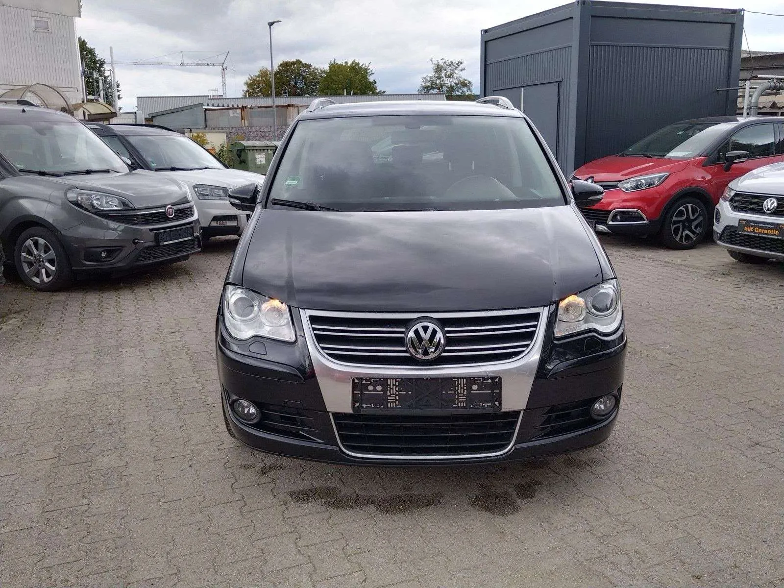 Volkswagen Touran 2010 photo 2