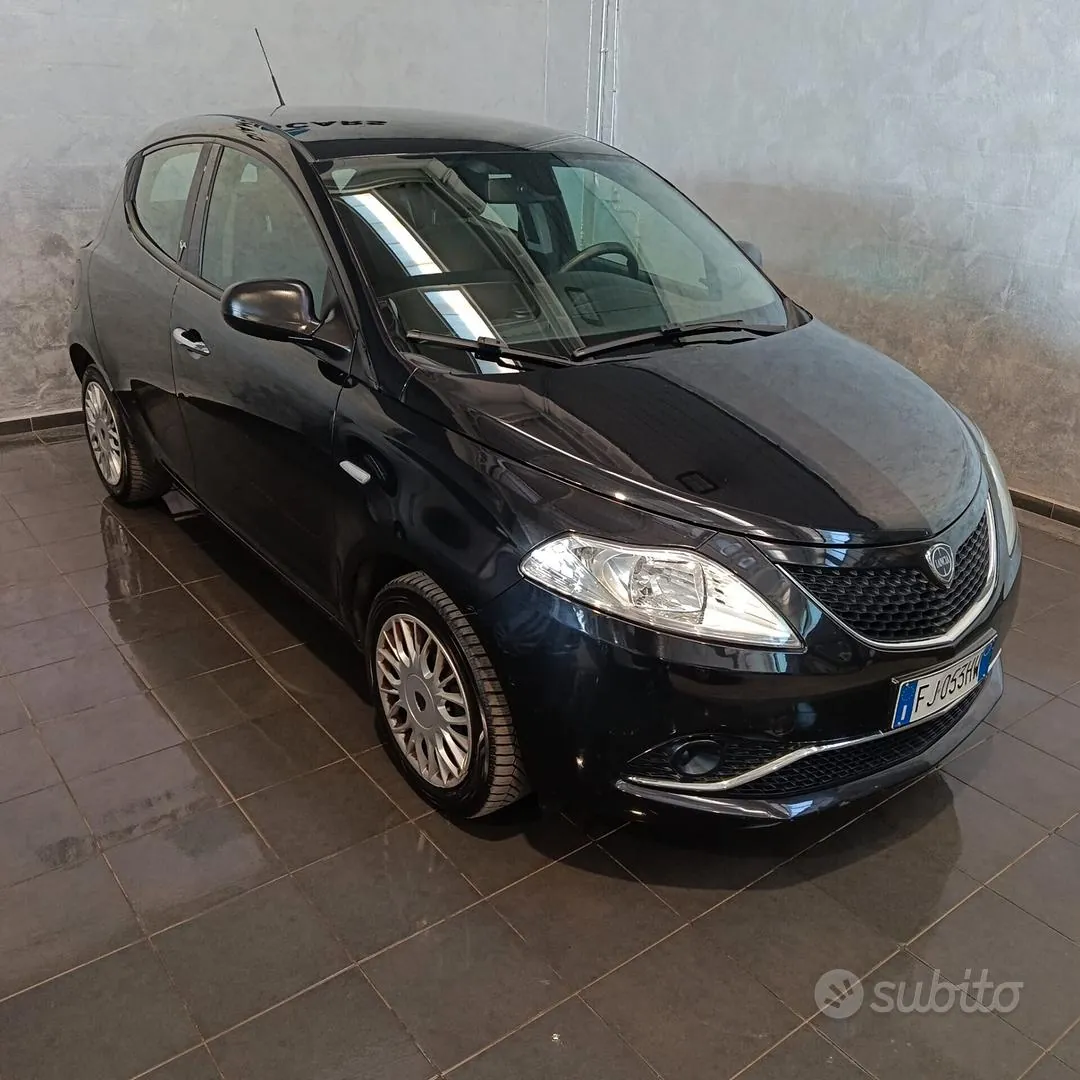 Lancia Ypsilon 2017 photo 2