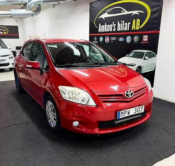 Toyota Auris 2011 photo 3