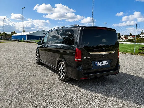 Mercedes-Benz Eqv300 2021 photo 3