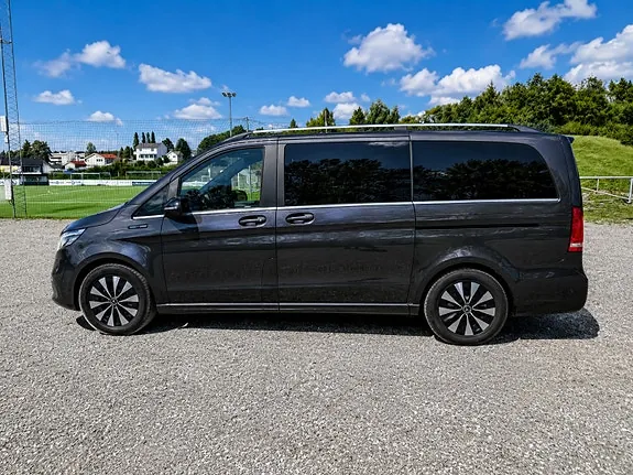 Mercedes-Benz Eqv300 2021 photo 2