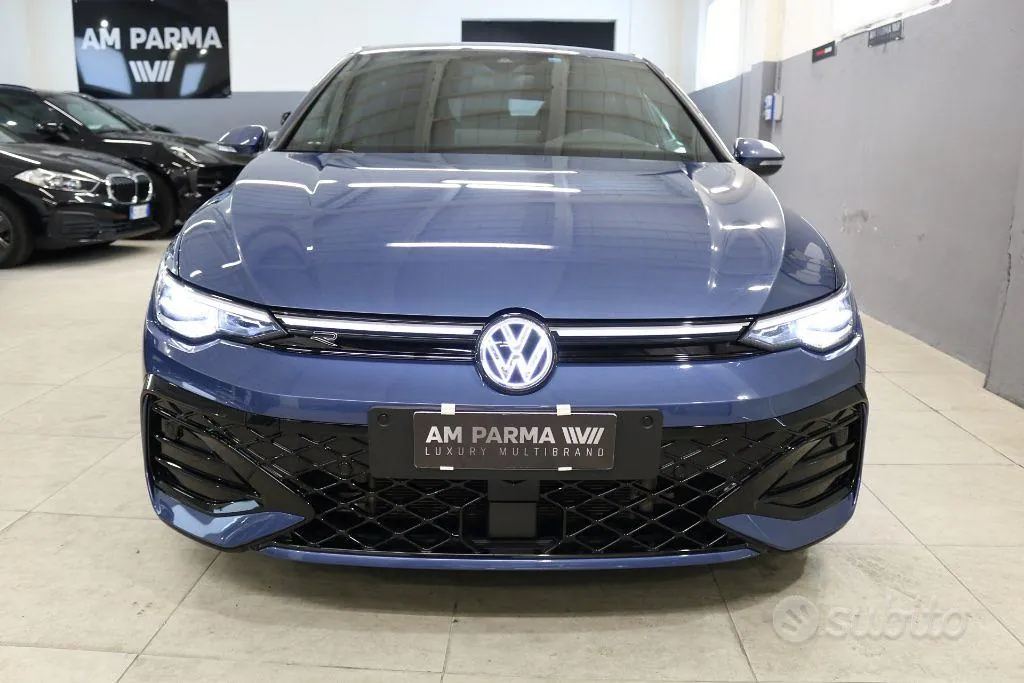 Volkswagen Golf 2024 photo 2