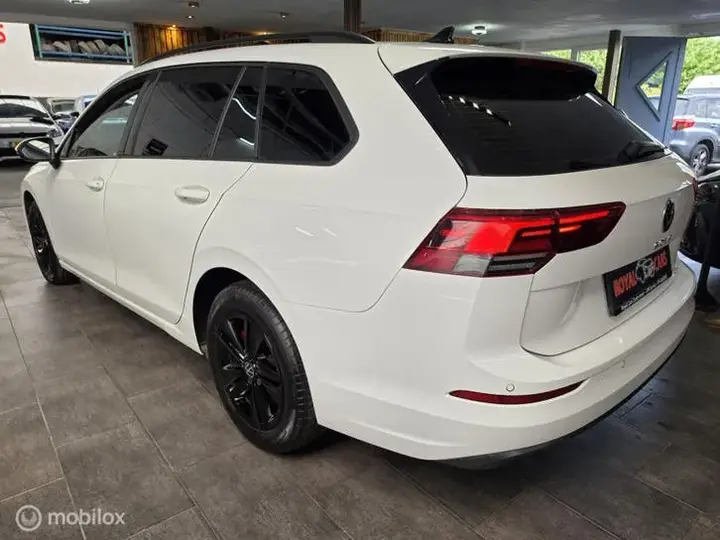 Volkswagen Golf Variant 2023 photo 2